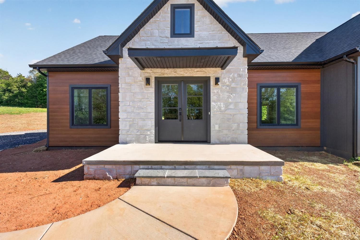 9041 Stonewall Road. Appomattox, VA 24522