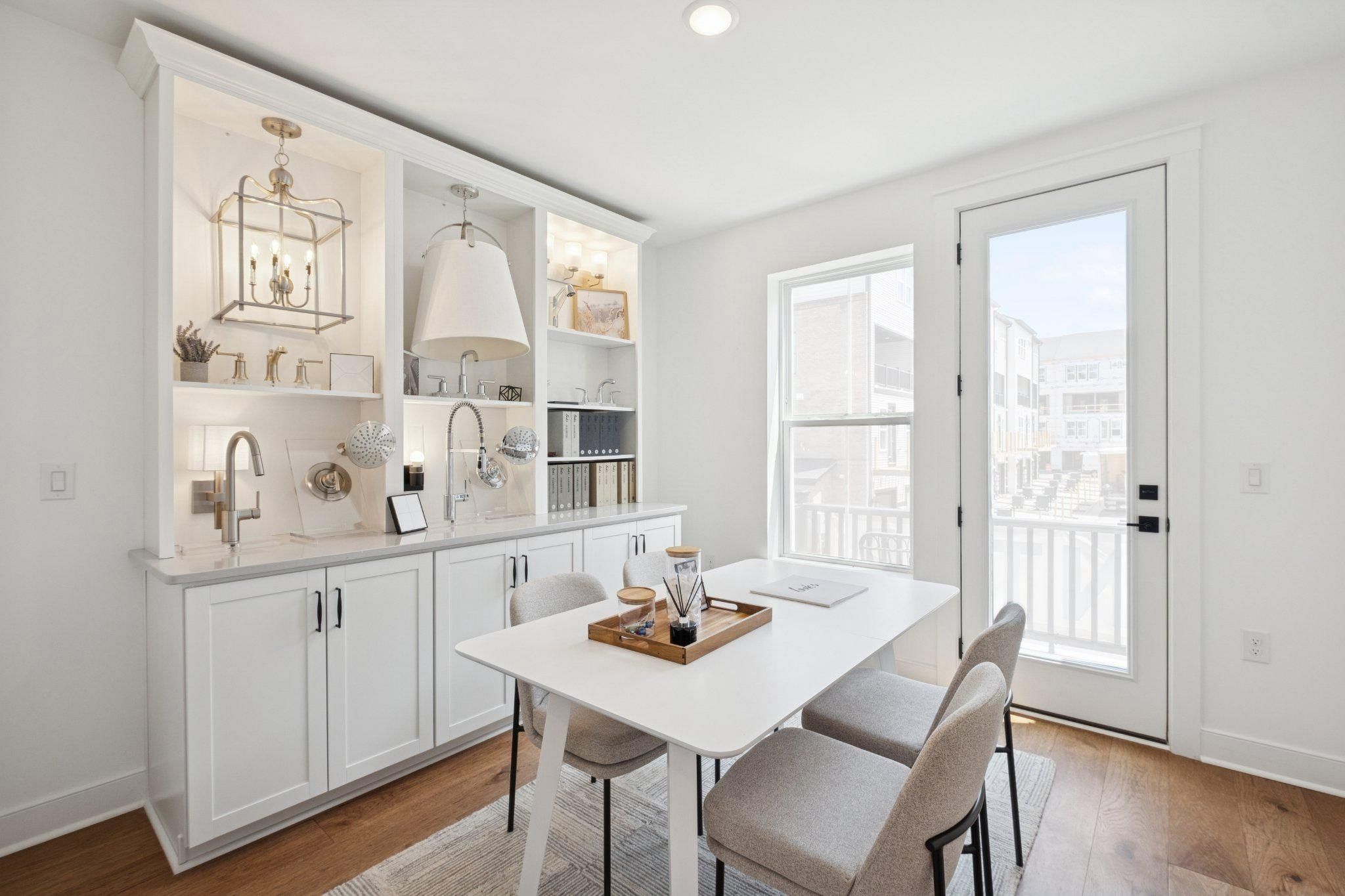 14928 Deco Cir. Chantilly, VA 20151