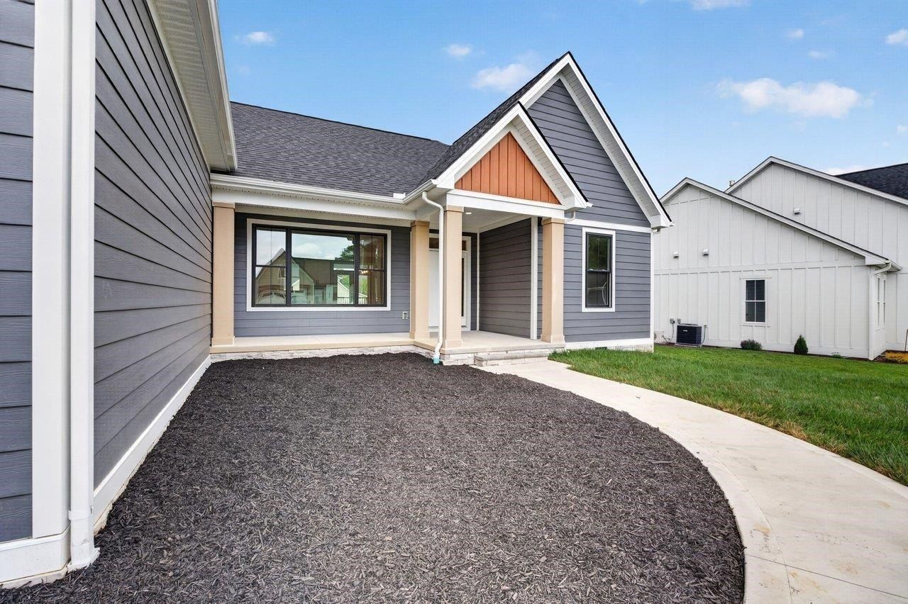10275 Dalmatian Dr. McGaheysville, VA 22840