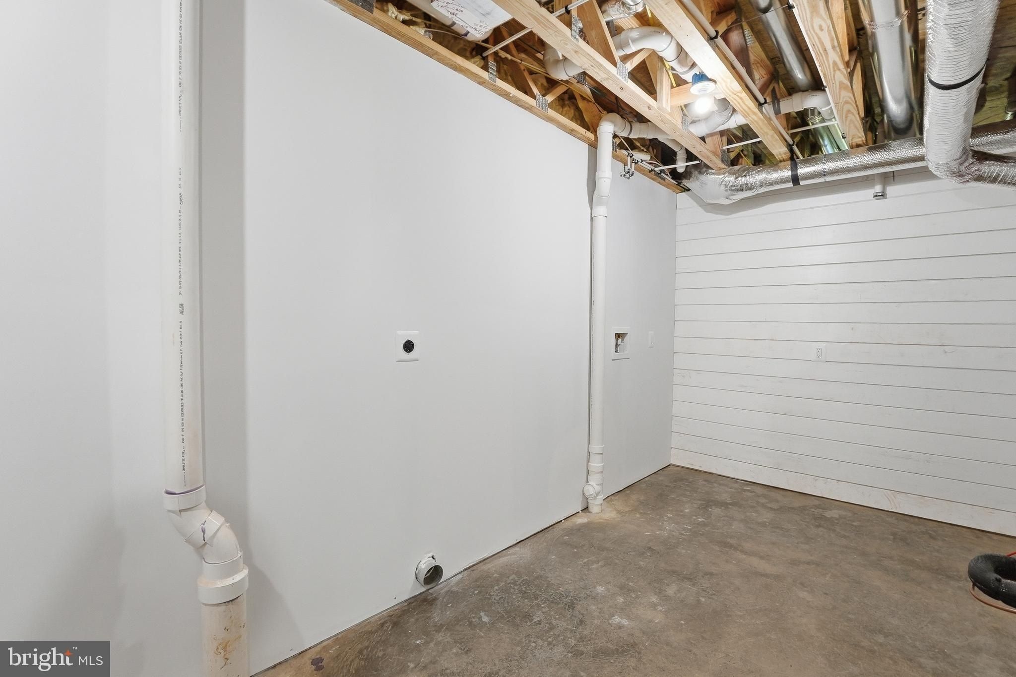 1548 James City. Reva, VA 22735