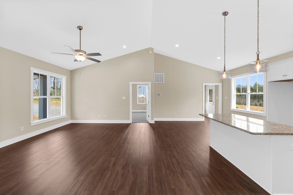 5712 Darlington Heights Rd. Farmville, VA 23901