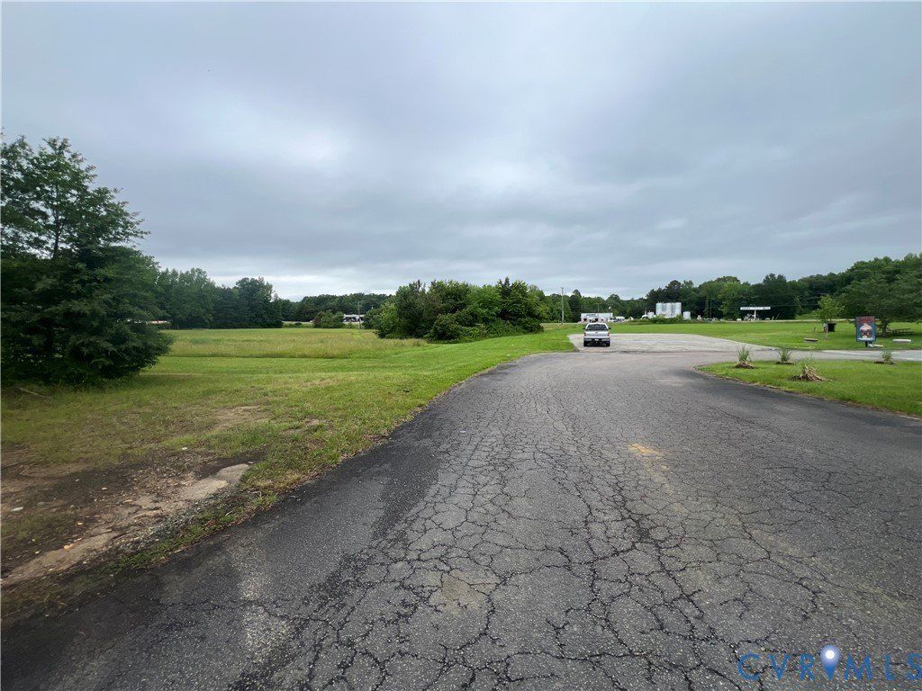 4120 Old Buckingham Road. Powhatan, VA 23139