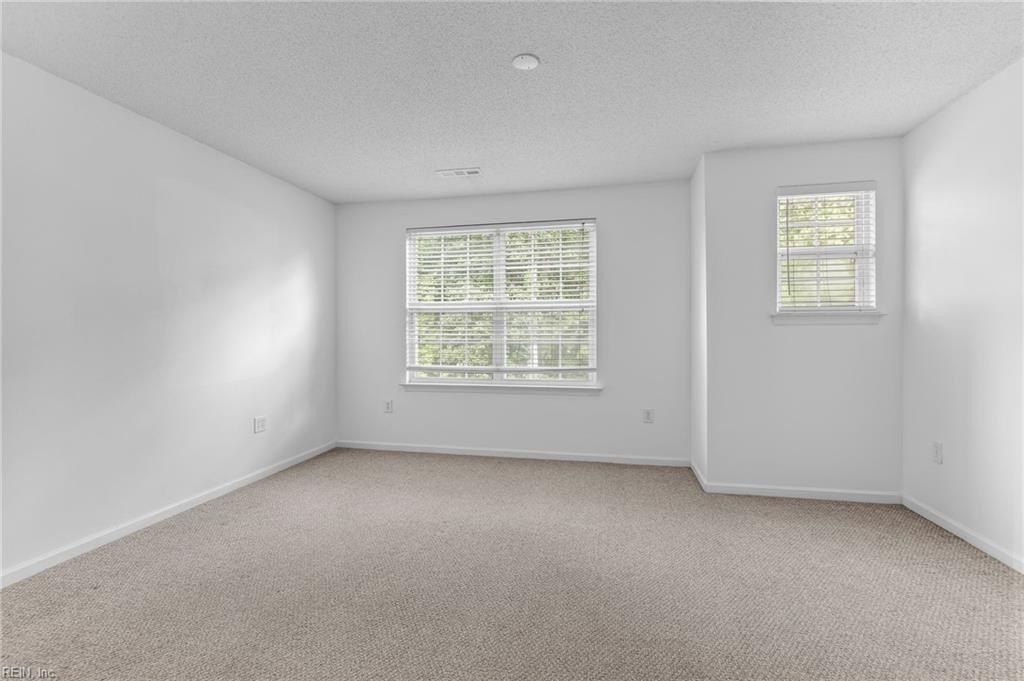 1513 Longparish Way. Chesapeake, VA 23320