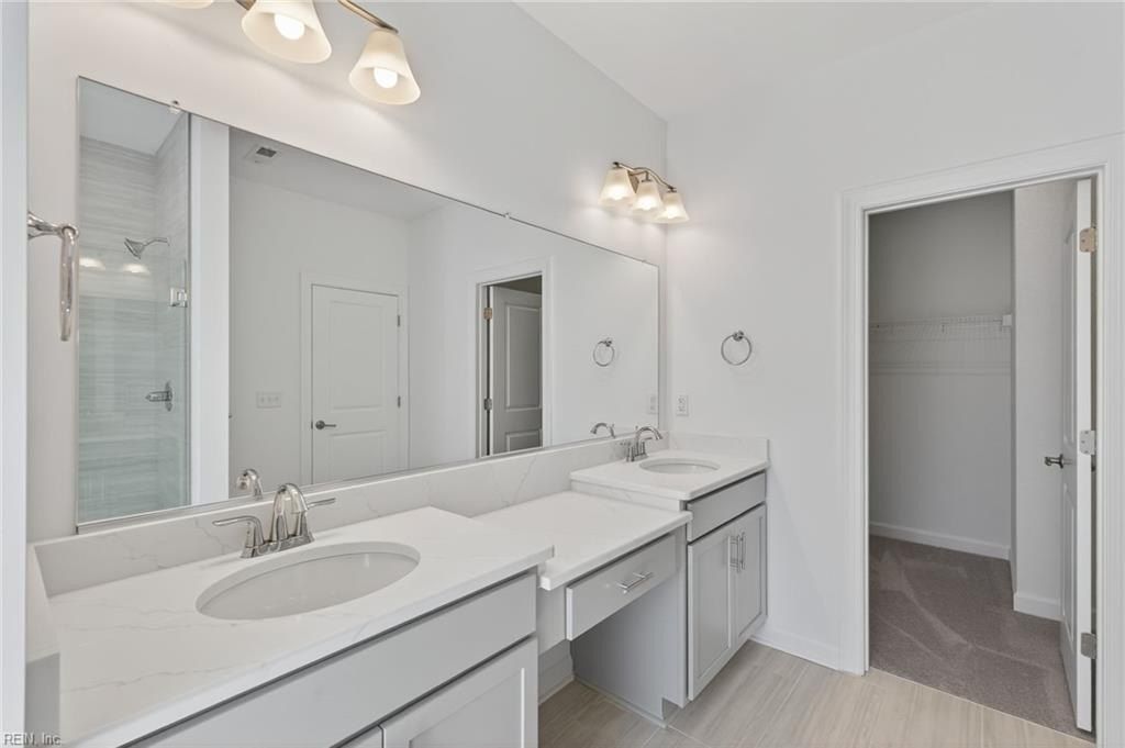 4902 Apricot Way. Chesapeake, VA 23321