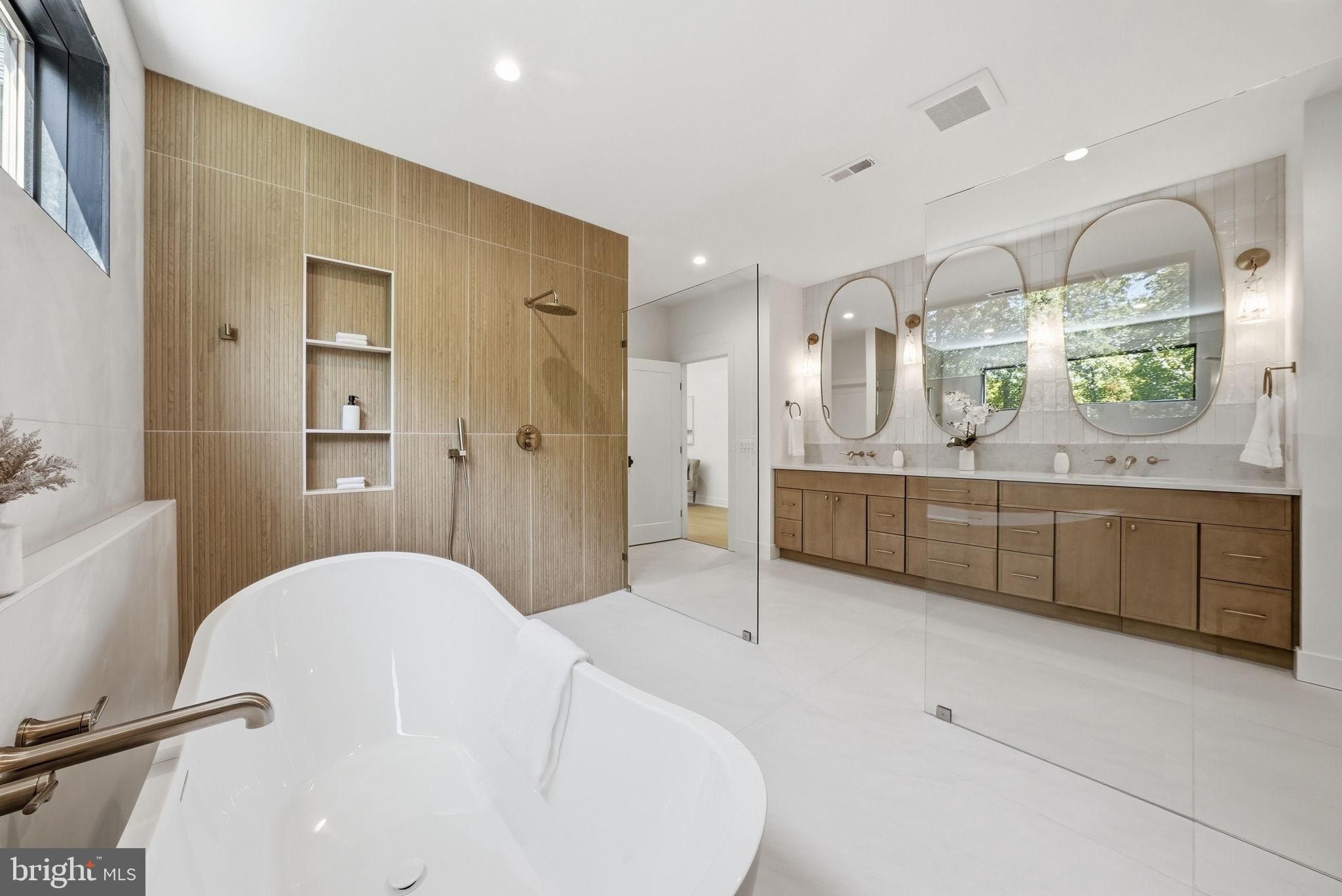 9313 Coronado Terrace. Fairfax, VA 22031