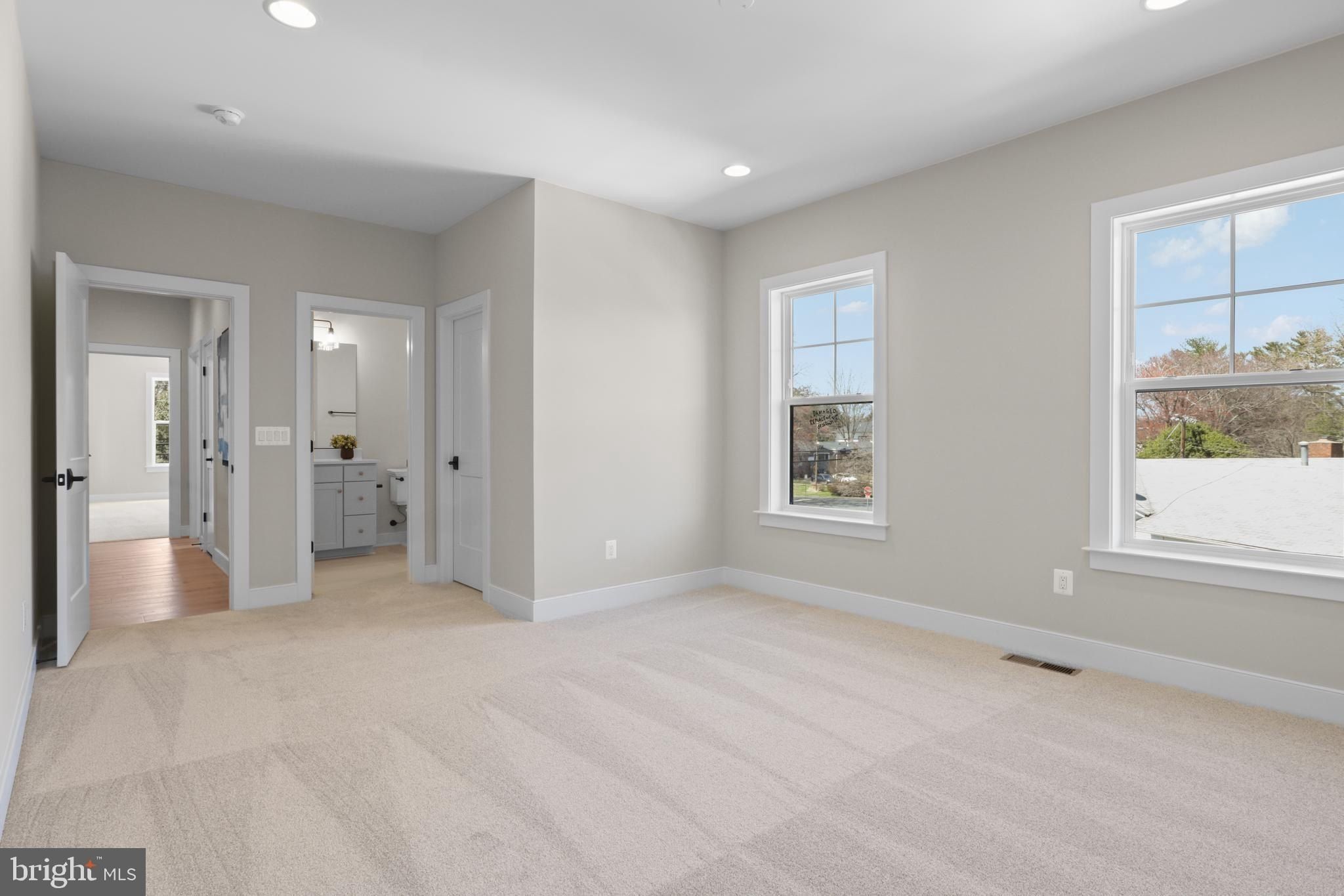 7738 Leonard Drive. Falls Church, VA 22043