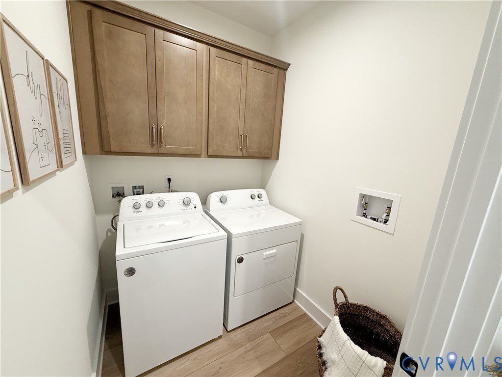6412 Quinlynn Place. Midlothian, VA 23112