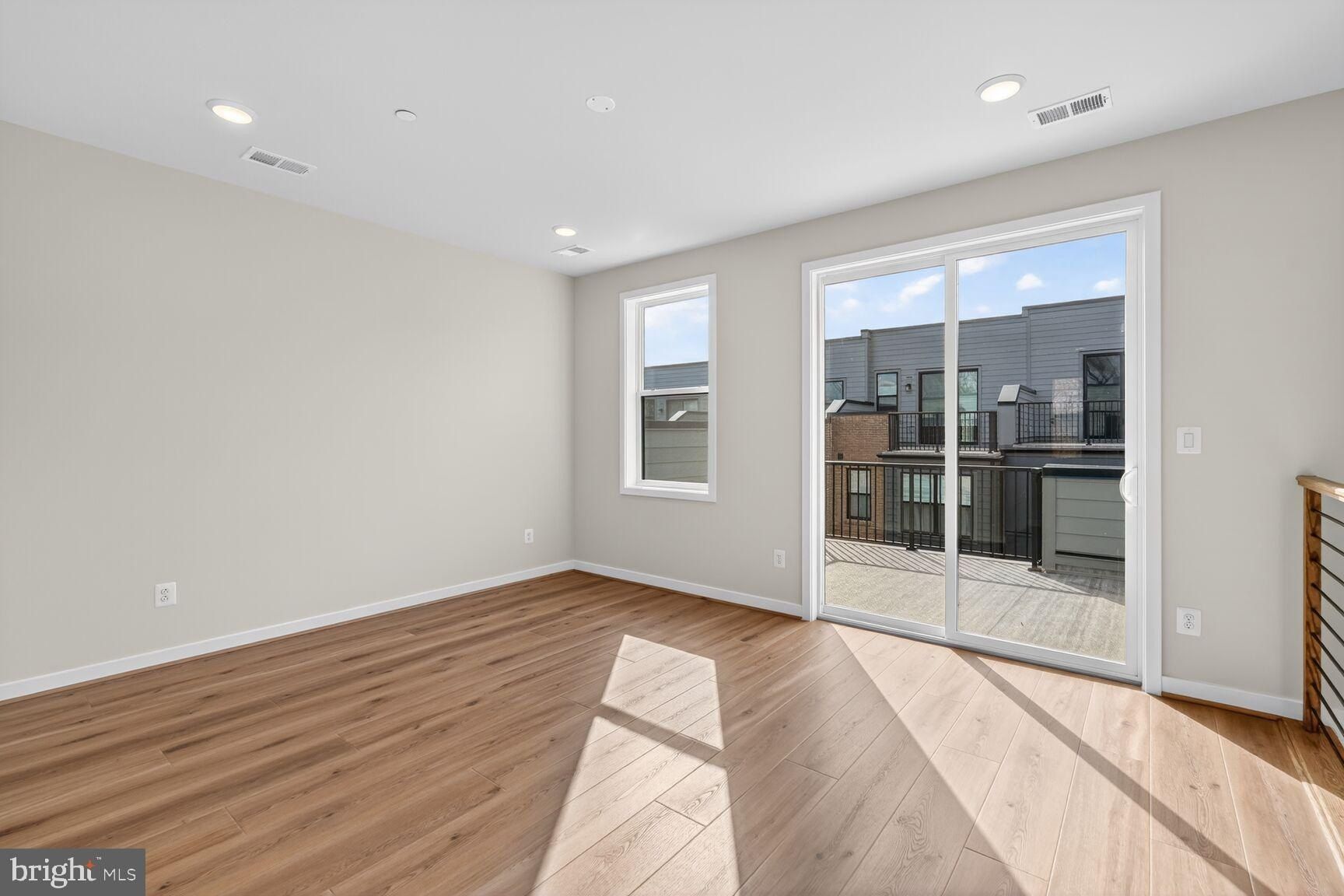 4971 Lachlan Mews. Alexandria, VA 22304