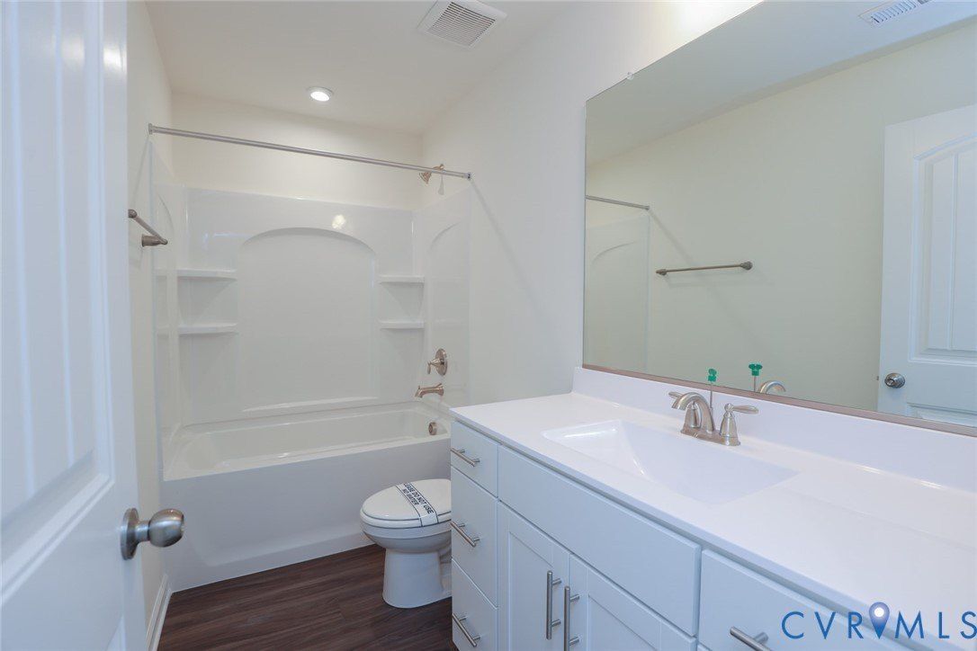 6573 Topsail Point. Richmond, VA 23234