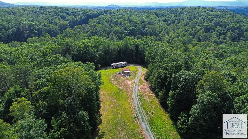4265 Goosepoint Rd. Stuart, VA 24171
