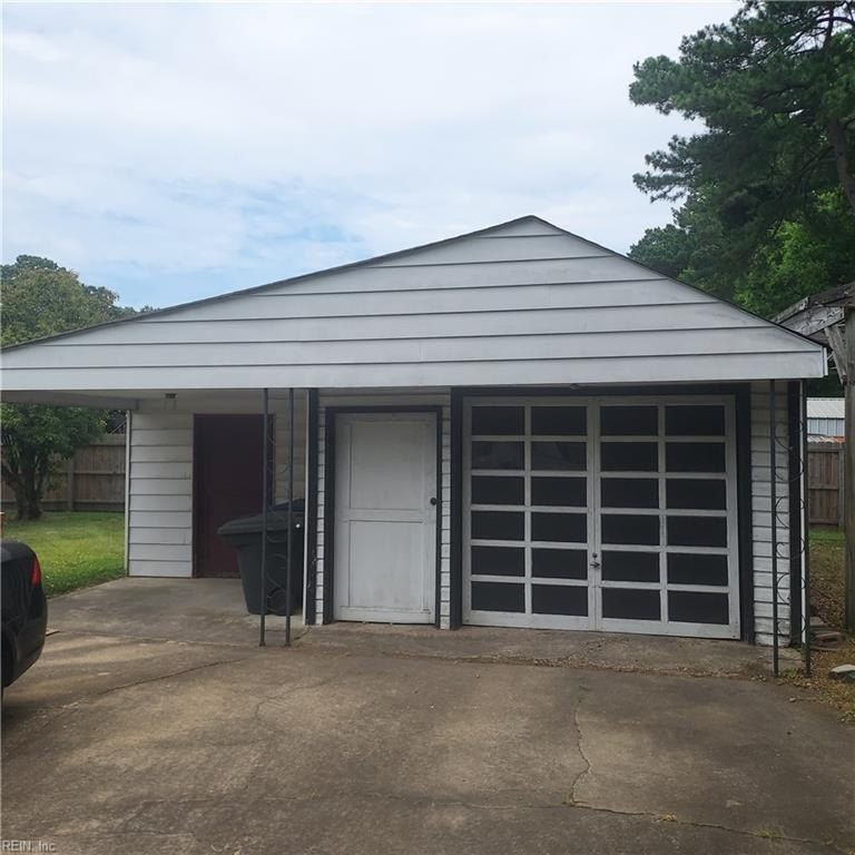 616 Brewer Street. Newport News, VA 23605
