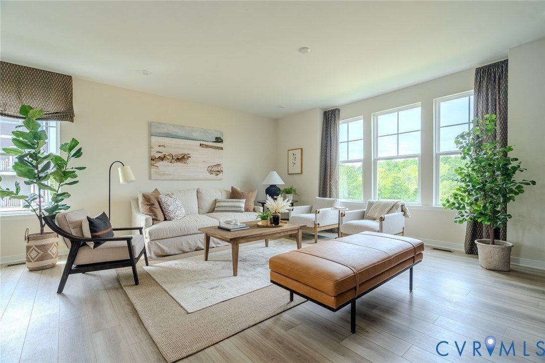 15873  Flying Cloud Aly Unit42. Midlothian, VA 23113