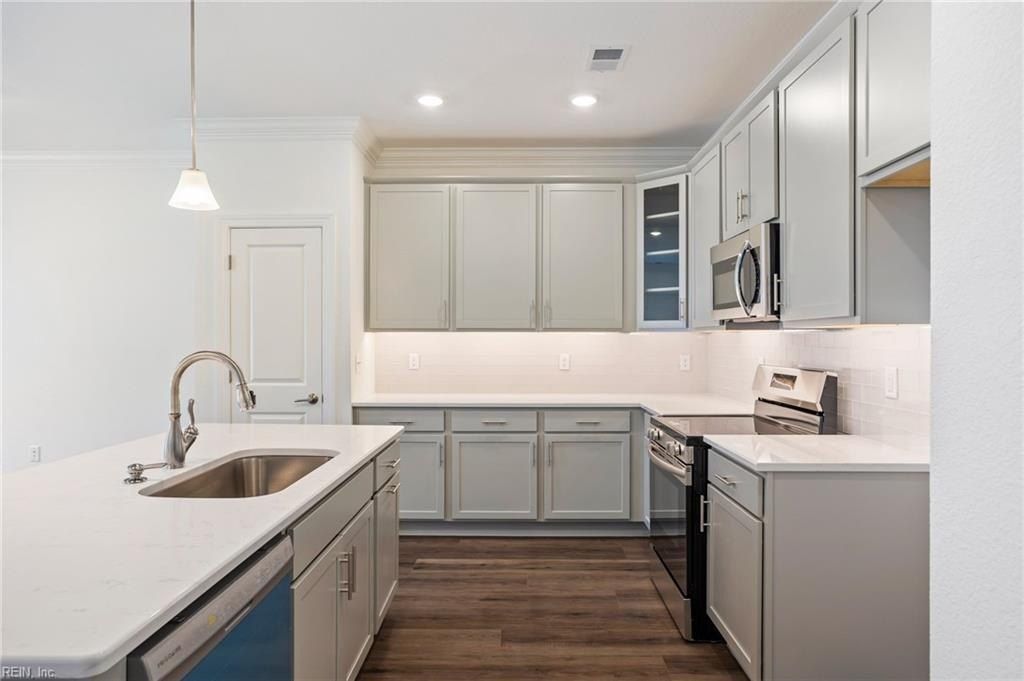 4906 Apricot Way. Chesapeake, VA 23321