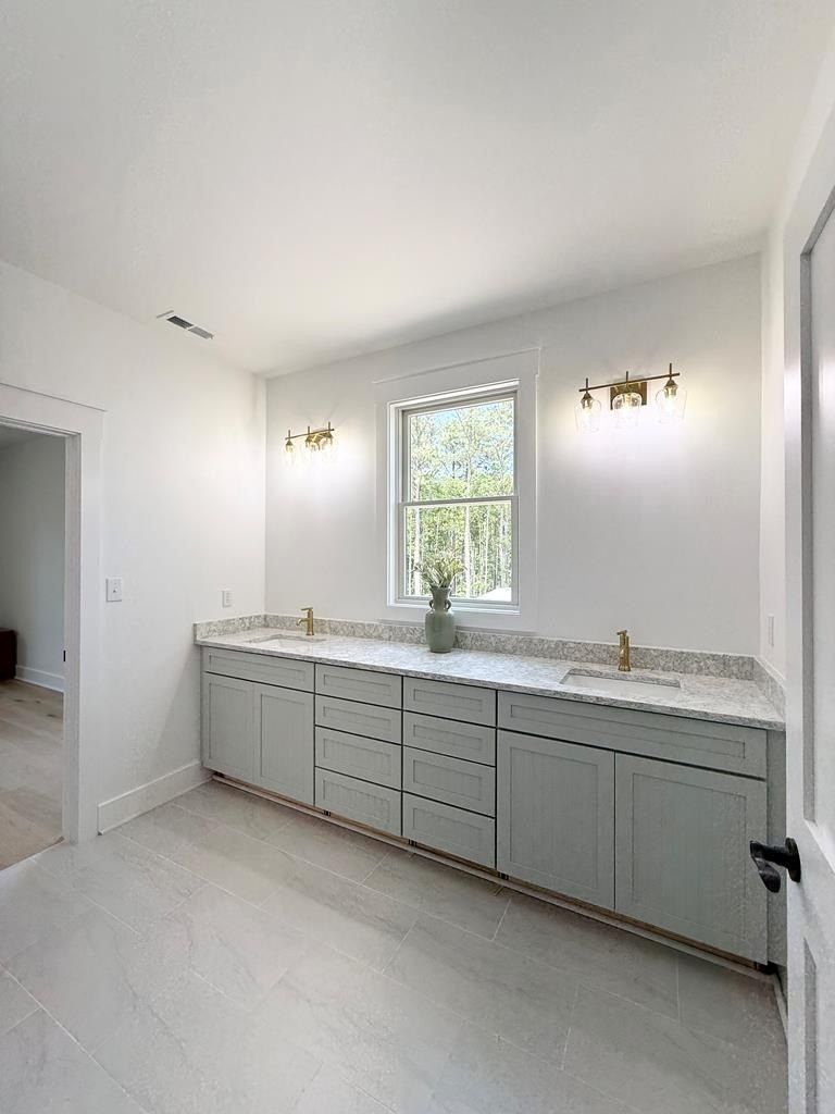 107 Galway Bay Lane. Kilmarnock, VA 22482