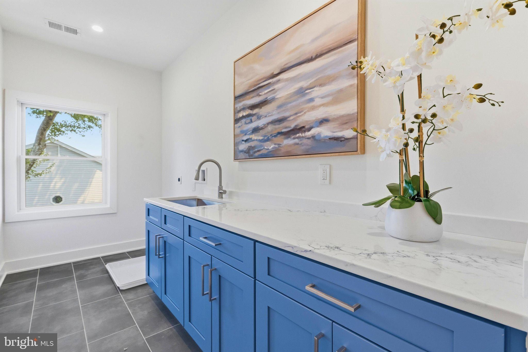 4008 Burke Station Road. Fairfax, VA 22032