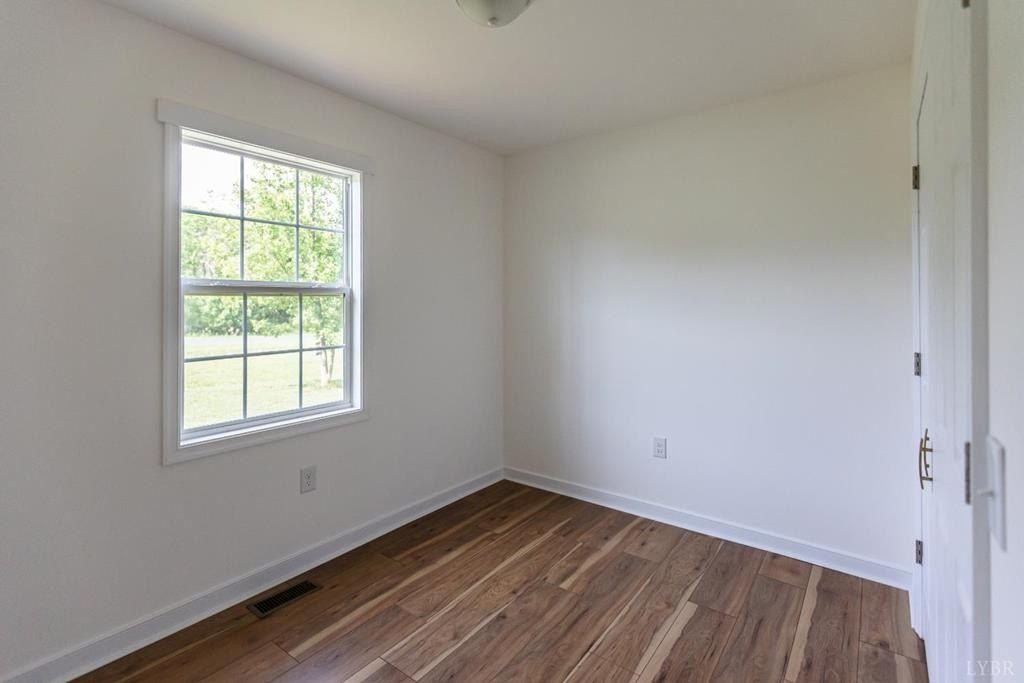 212 Cornfield Lane. Appomattox, VA 24522