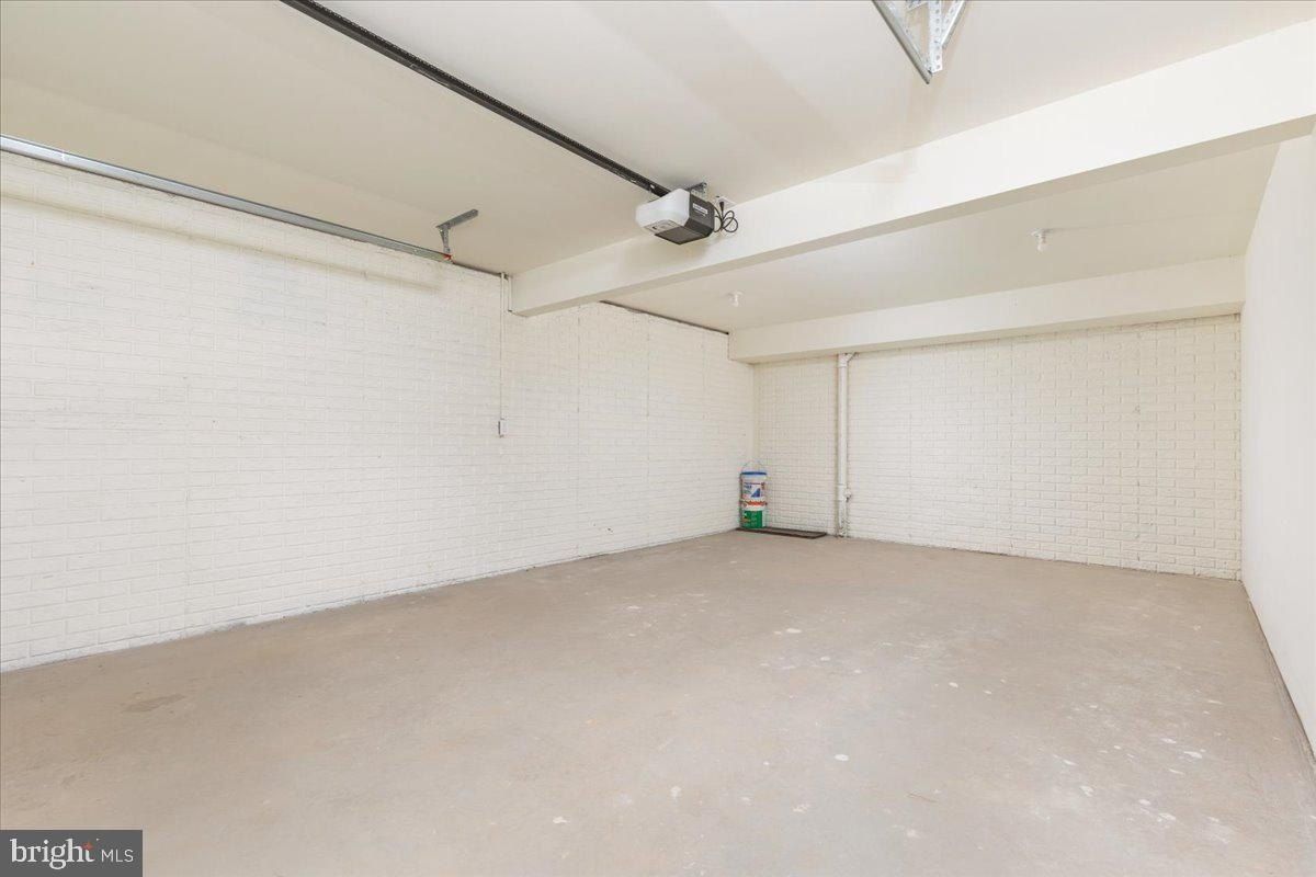 Holiday Court. Bentonville, VA 22610