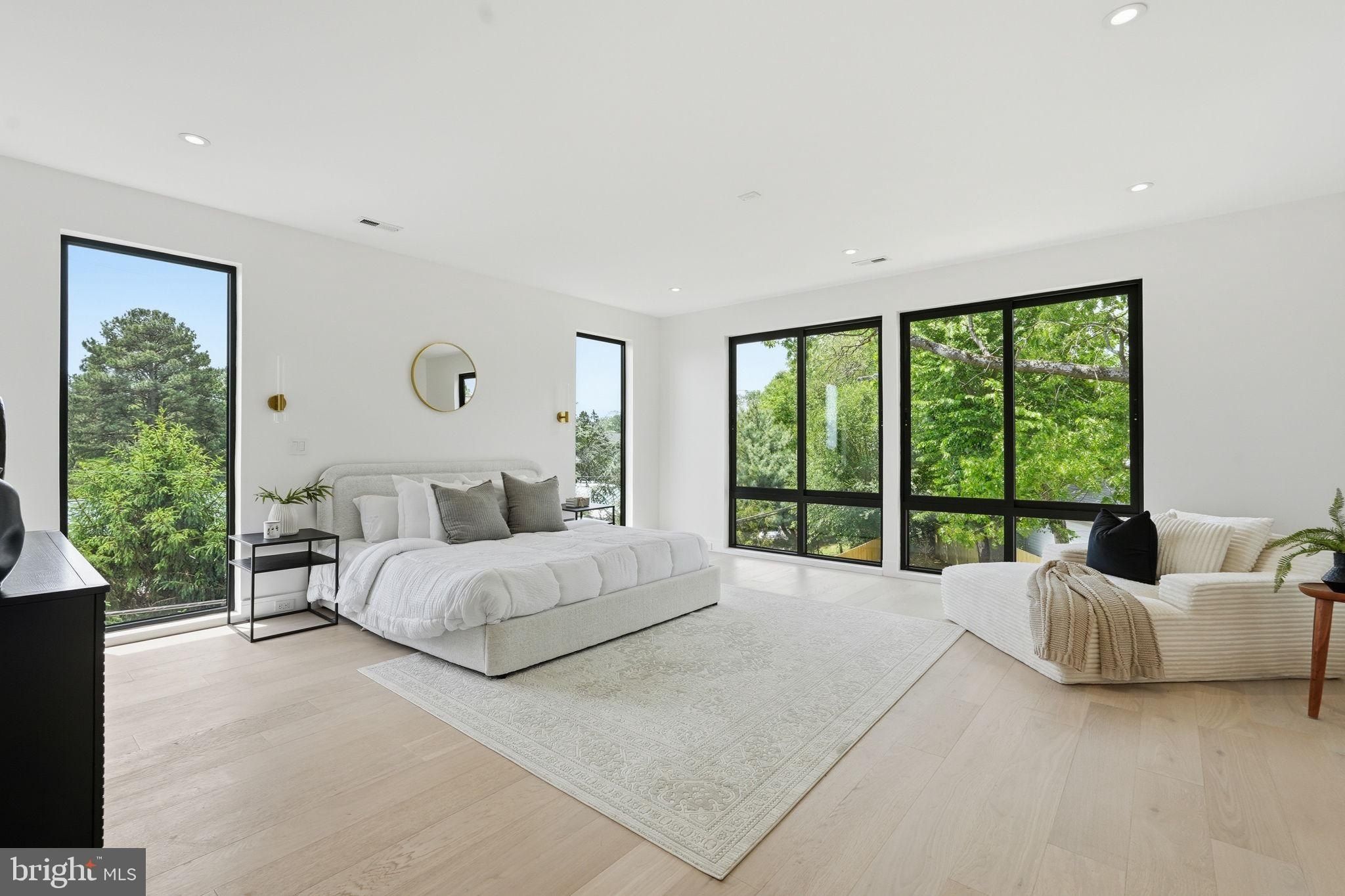 6931 Oak Ridge Road. Falls Church, VA 22042