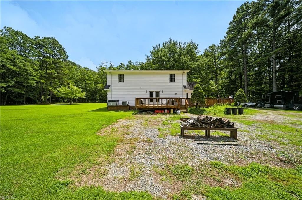 26211 Hanging Tree Road. Courtland, VA 23837