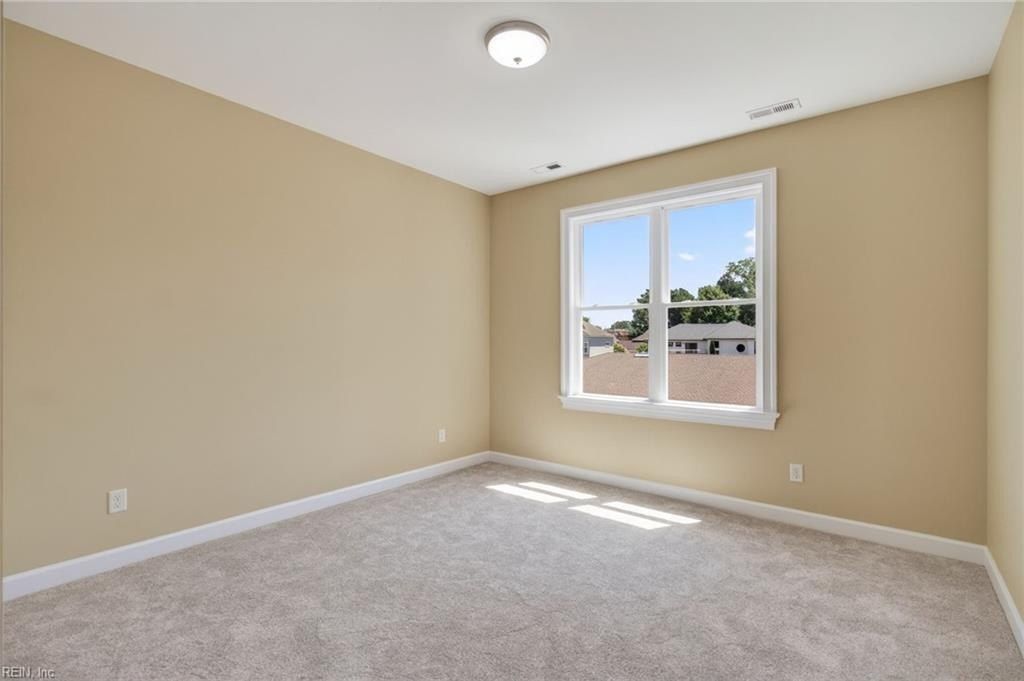 24 Brough Lane. Hampton, VA 23669