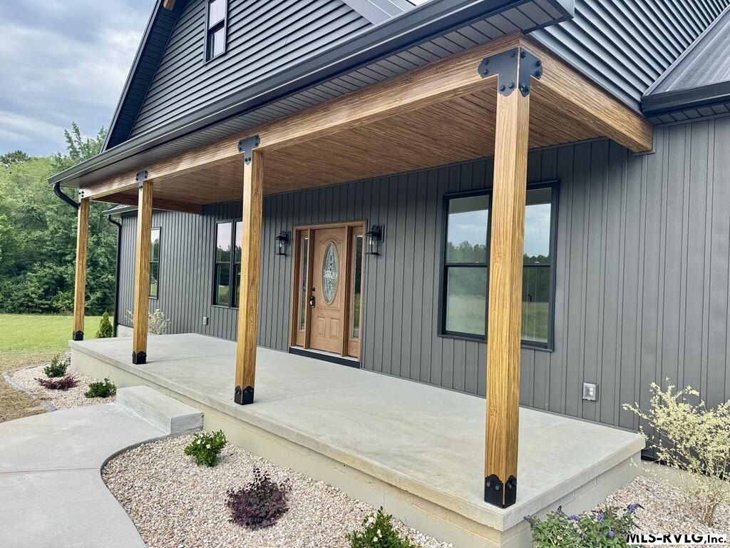 2794 Cow Road. Buffalo Junction, VA 24529