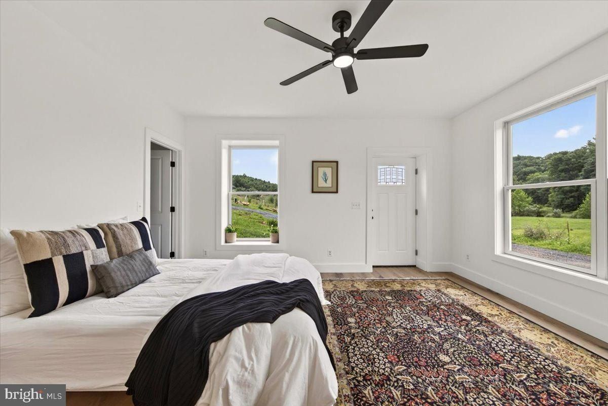 720 Gooney Manor Loop. Bentonville, VA 22610