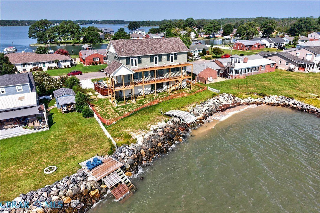117 York Point Drive. Seaford, VA 23696