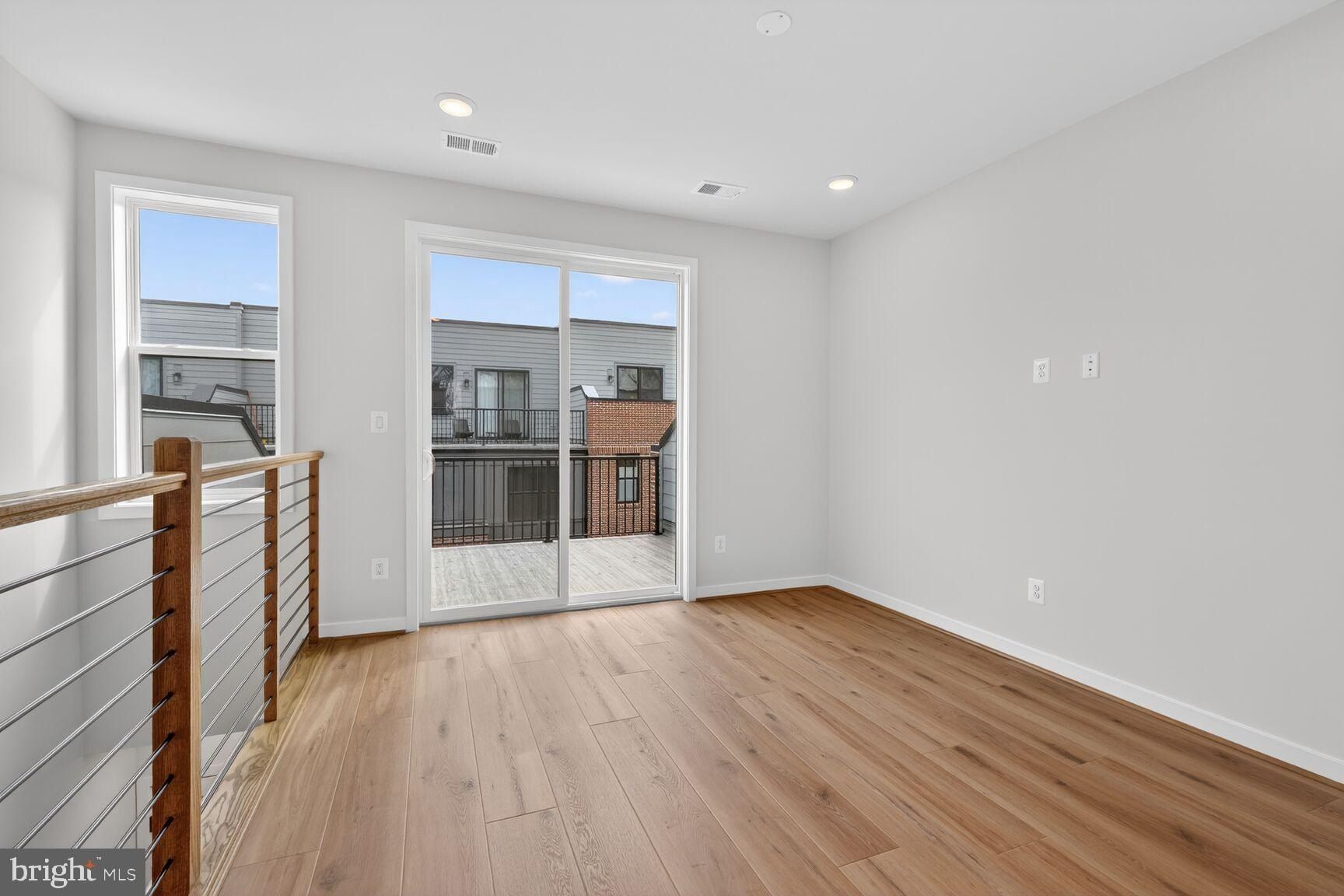 4965 Lachlan Mews. Alexandria, VA 22304
