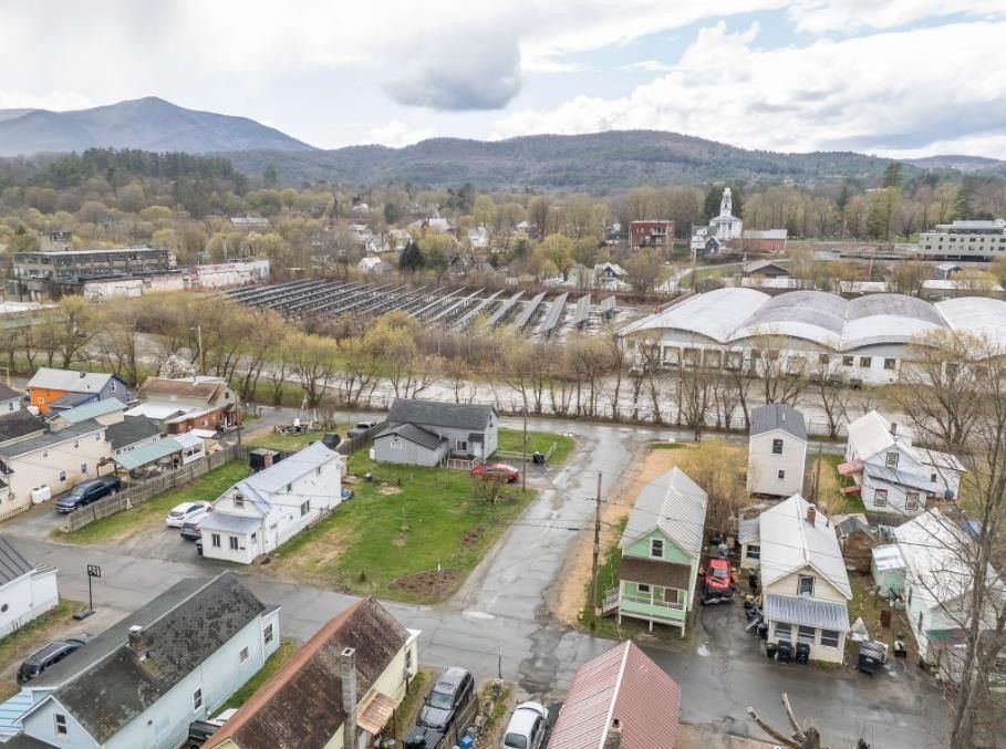 15 National Street. Windsor, VT 05089