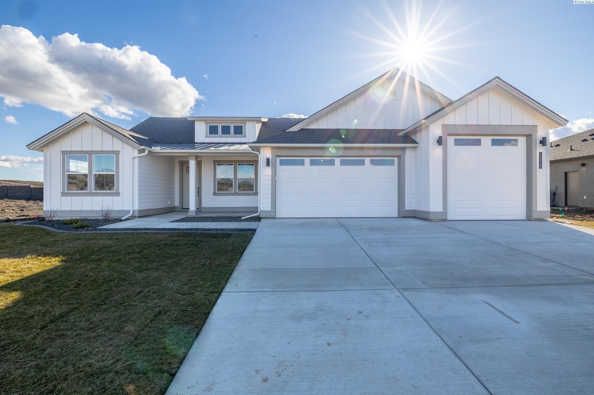 3226 Kasama Way. Richland, WA 99354