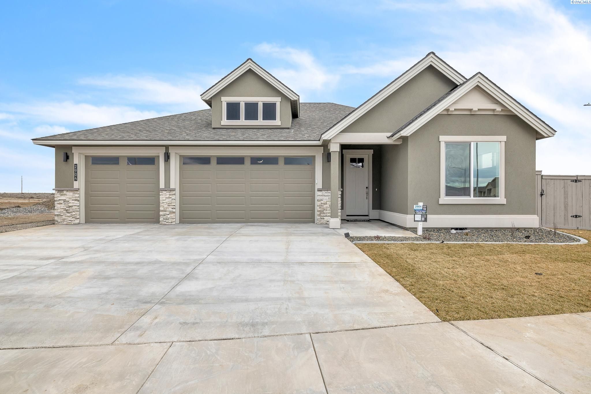 3264 Kasama Way. Richland, WA 99354