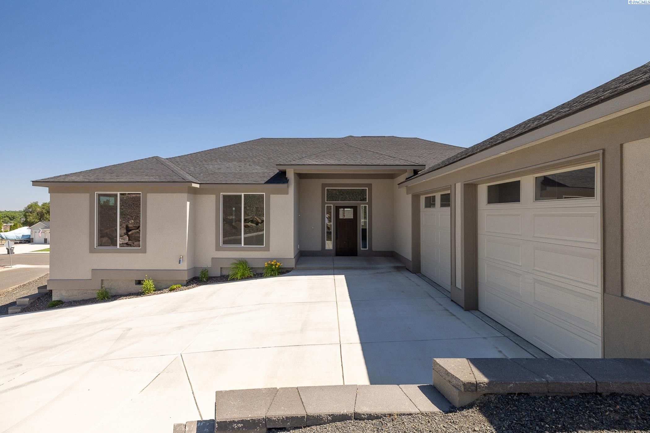 3565 Nicholas Lane. West Richland, WA 99353