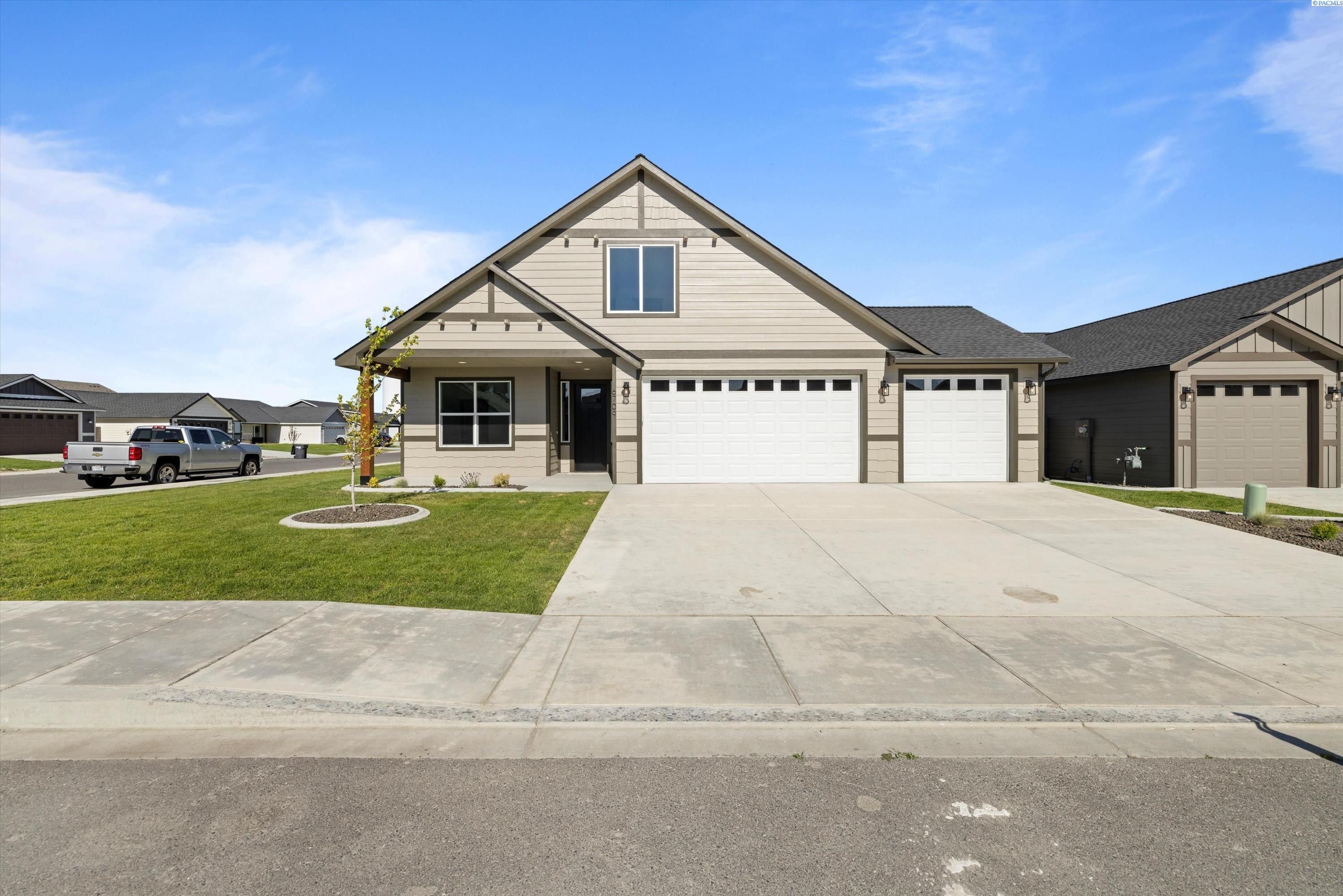 6709 Sockeye Lane. Pasco, WA 99301