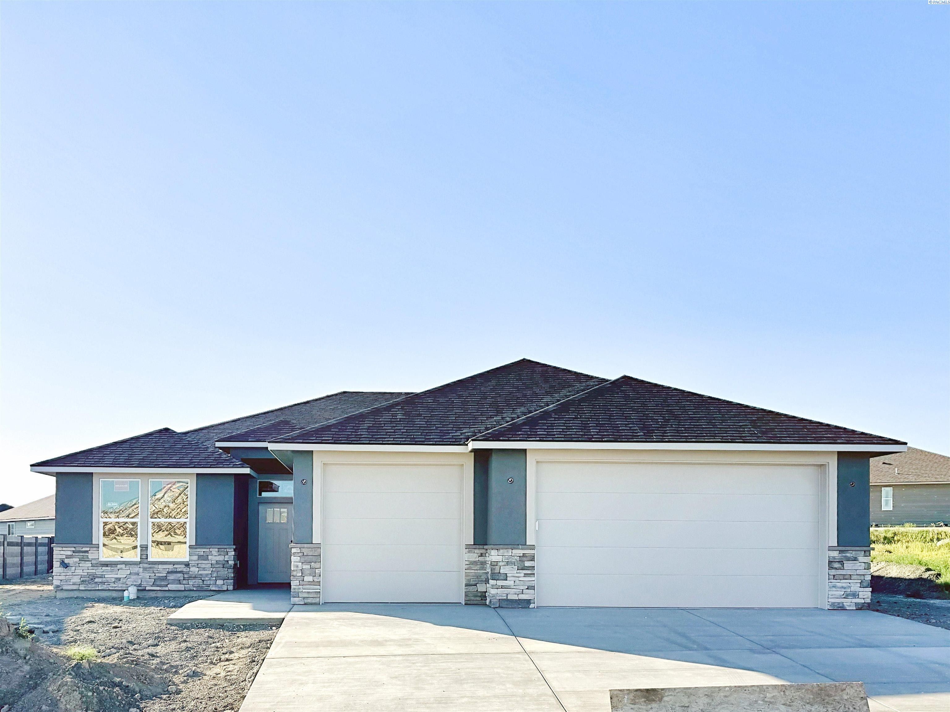 3329 S Alaska Pl. Kennewick, WA 99337