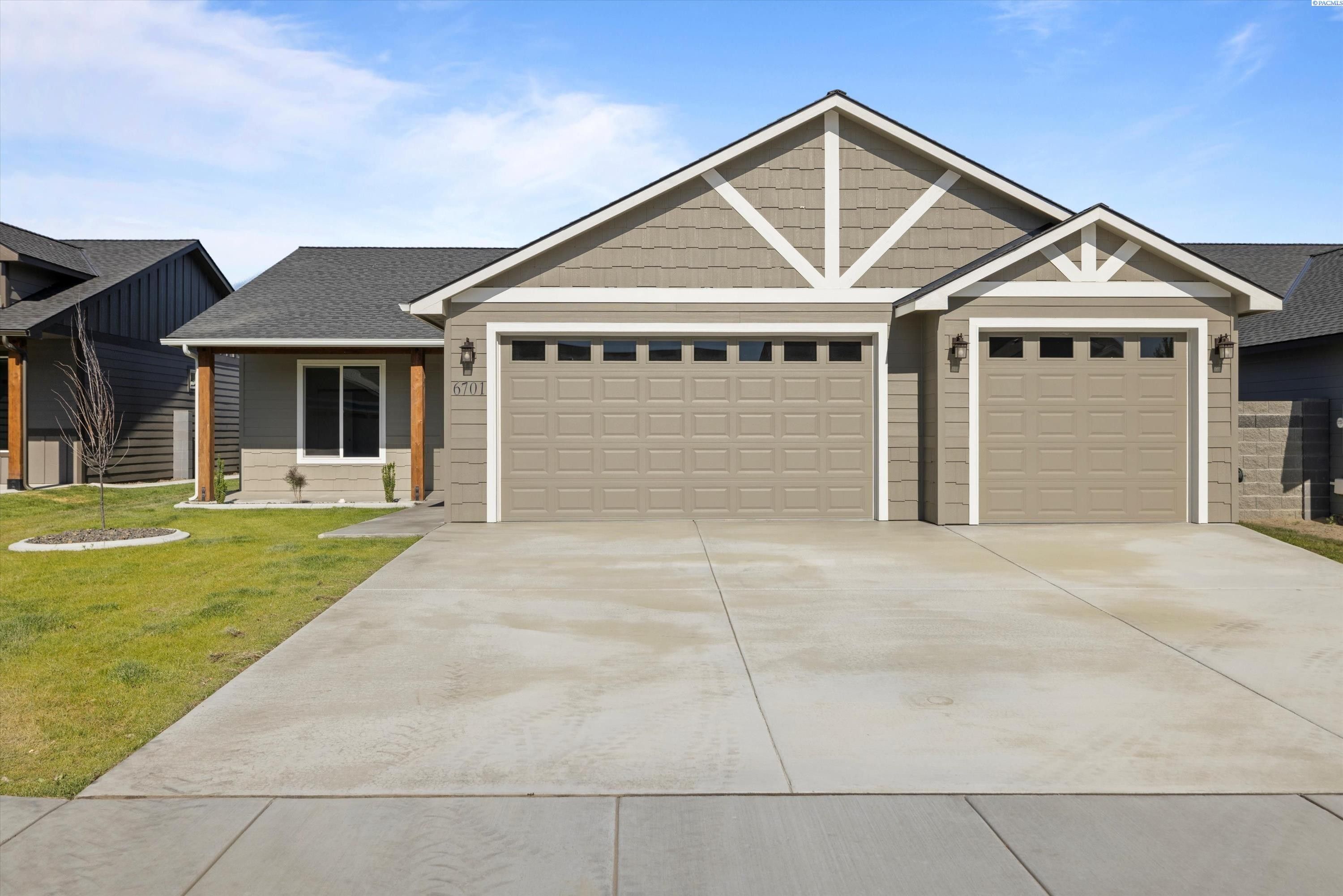 6701 Sockeye Lane. Pasco, WA 99301