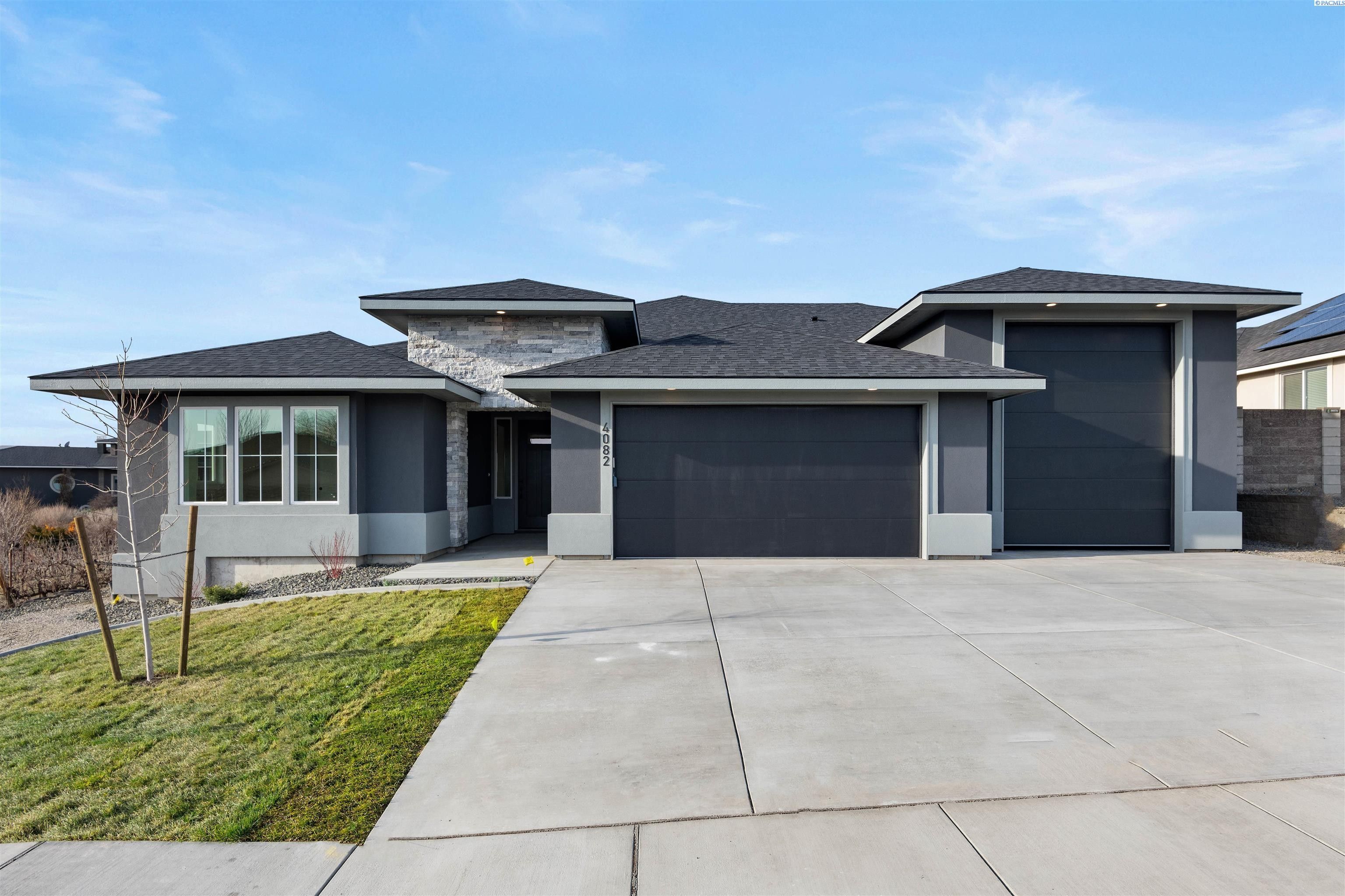 688 Lazio Way. Richland, WA 99352