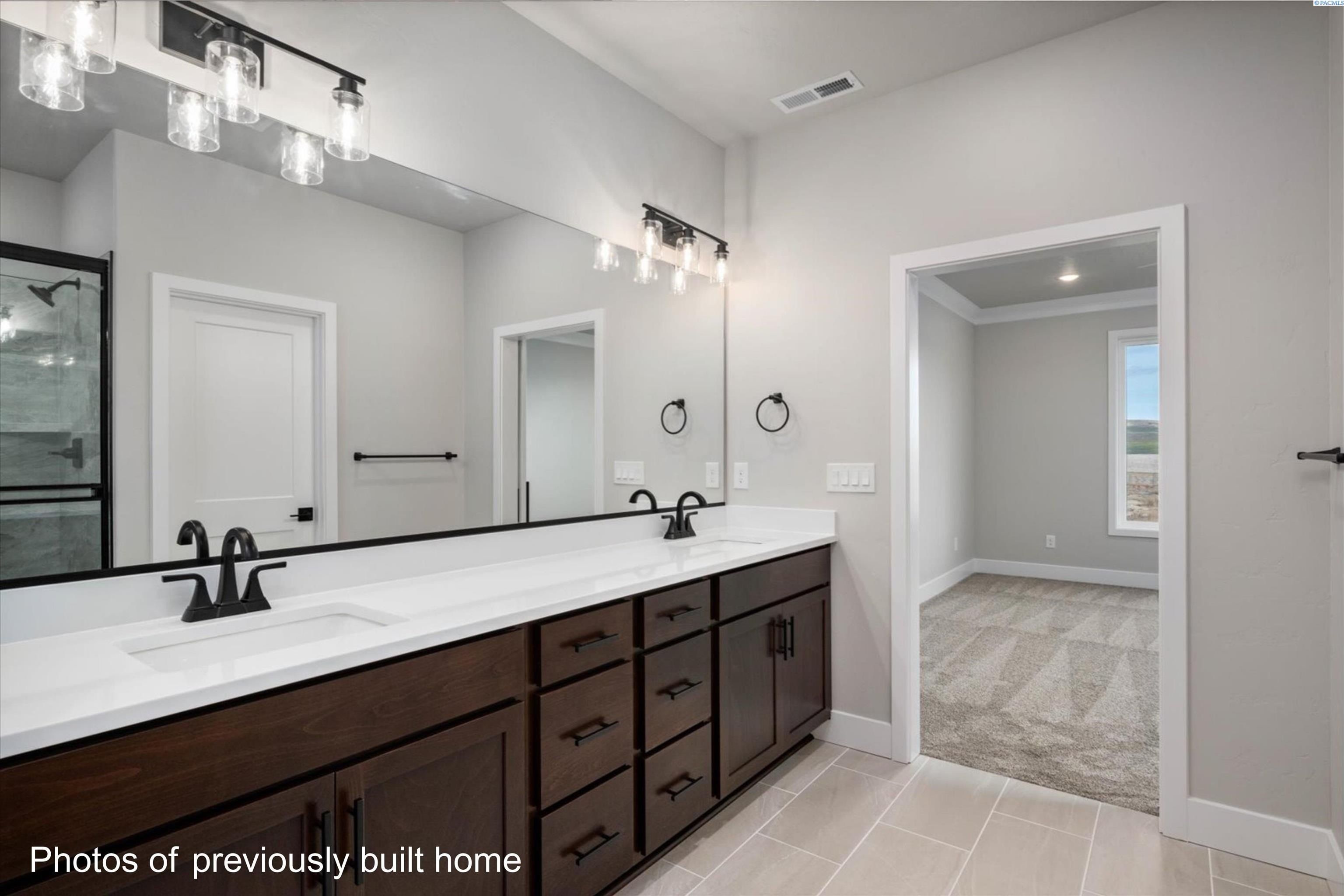 680 Lazio Way. Richland, WA 99352