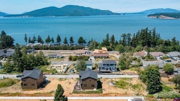 3714 West 3Rd Street. Anacortes, WA 98221