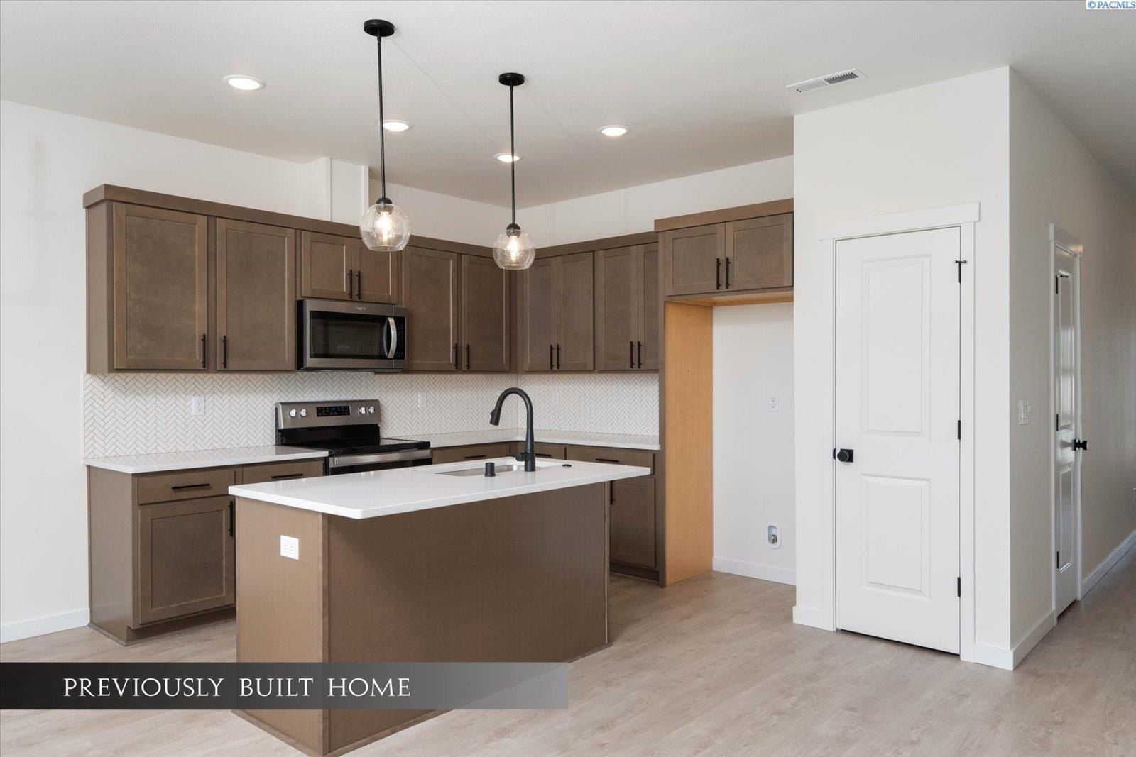 2744 S Beech Street. Kennewick, WA 99337