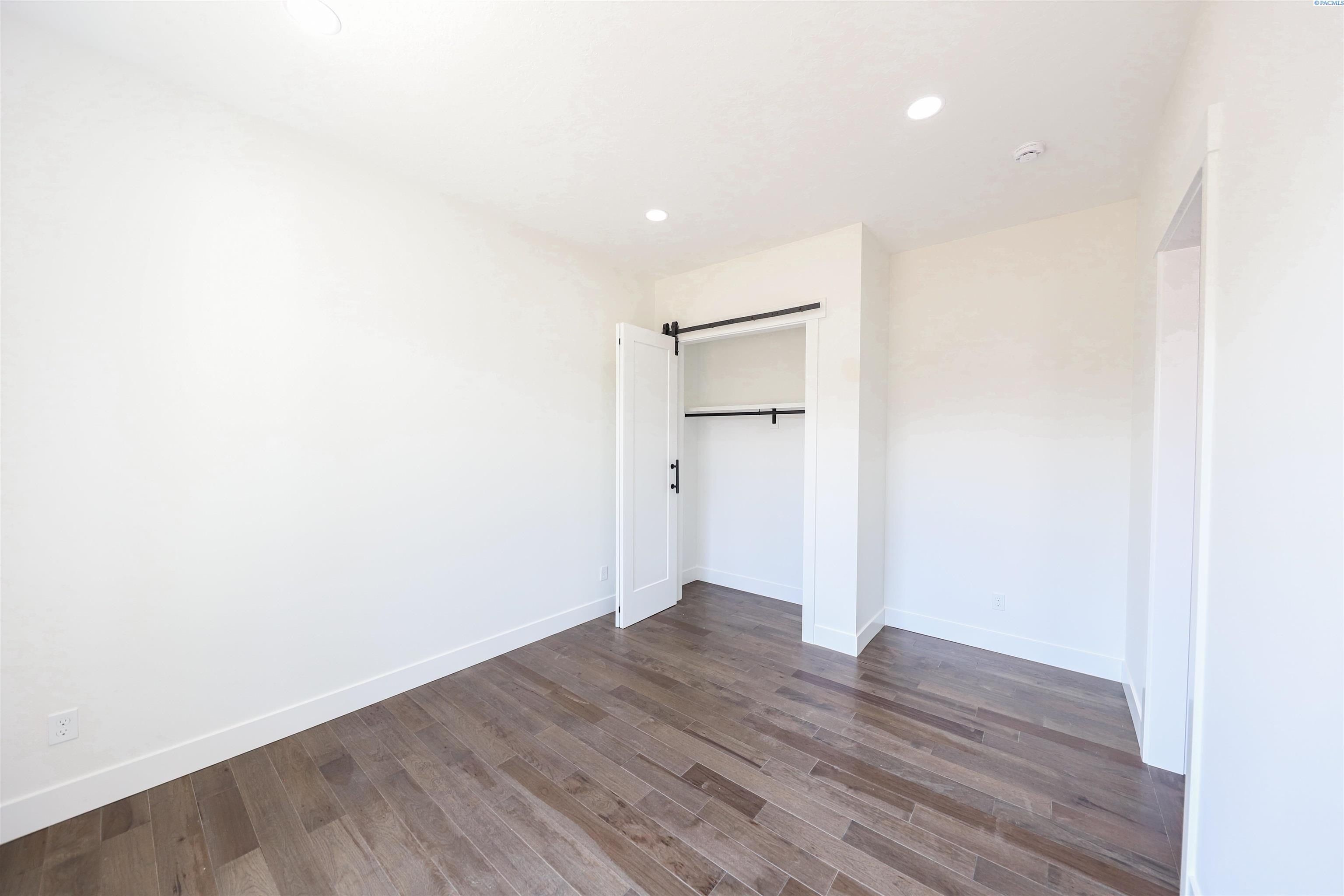 5615 Sandifur Pkway. Pasco, WA 99301