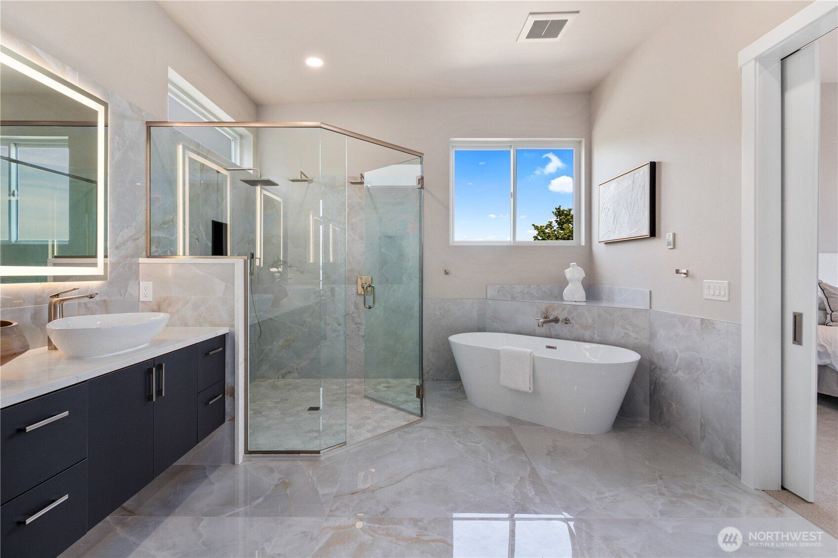 8814 Ne Juanita Drive. Kirkland, WA 98034