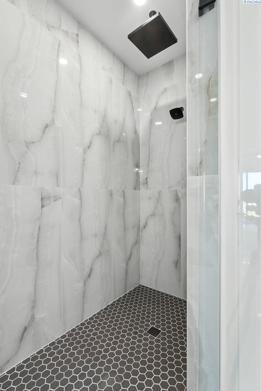 4228 Cowlitz Blvd. Richland, WA 99352