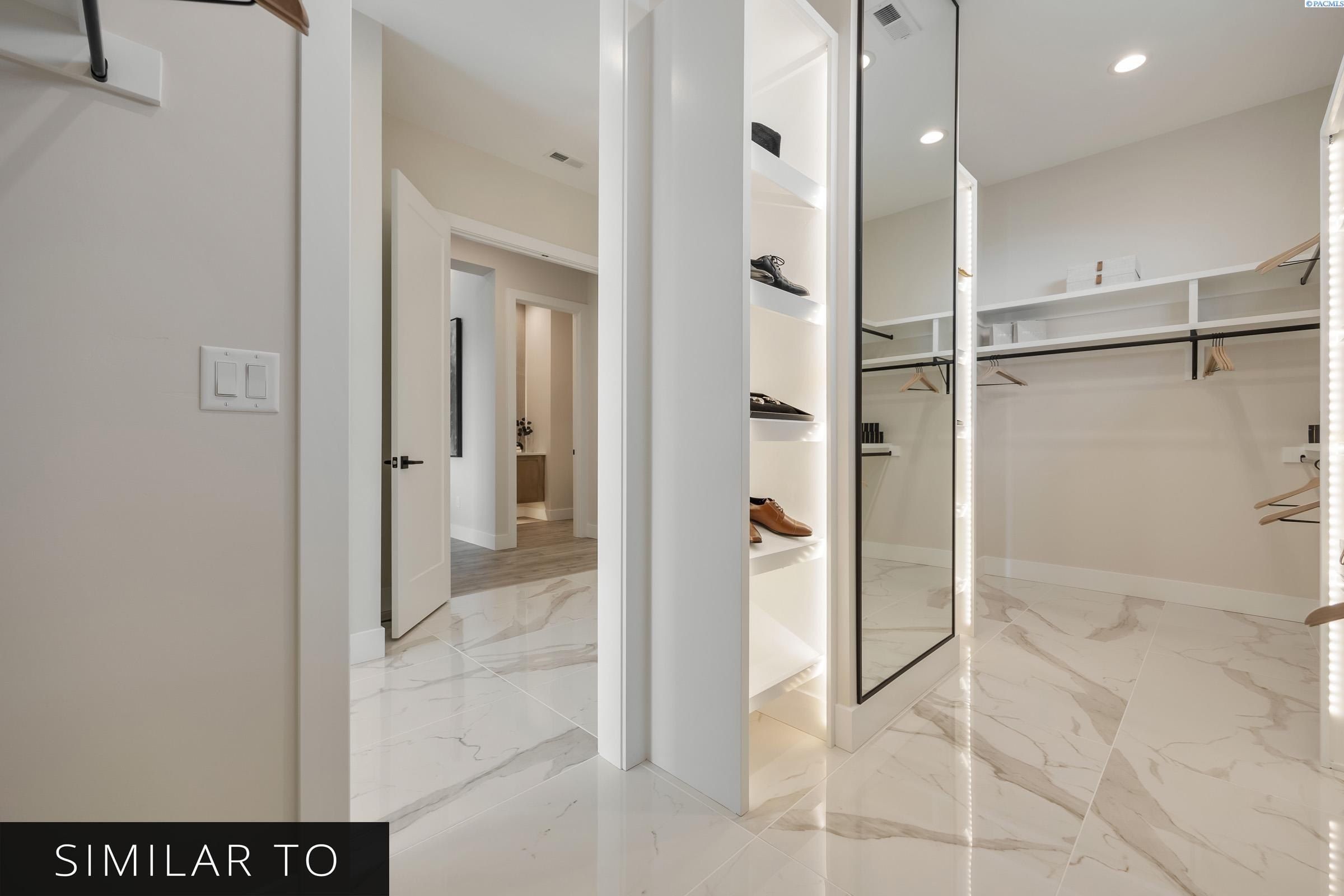 212 Taylor Lane. Pasco, WA 99301