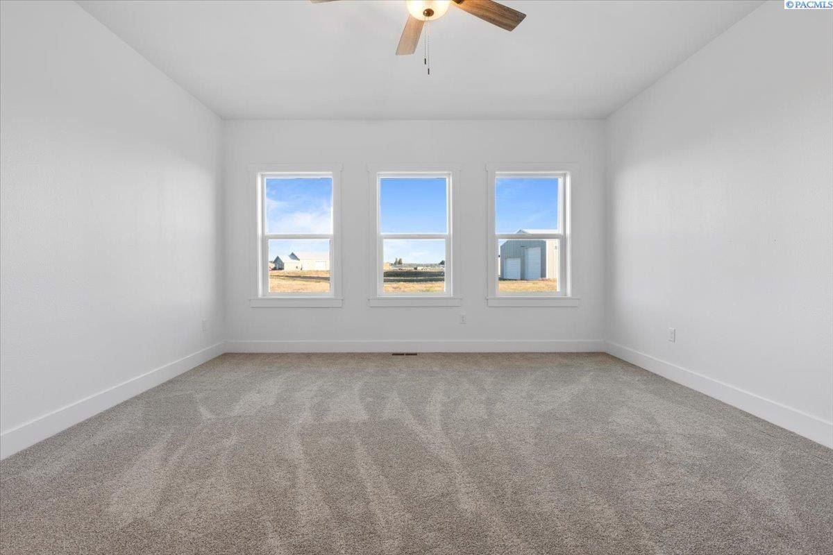 6479 Rd 3 Ne. Moses Lake, WA 98837