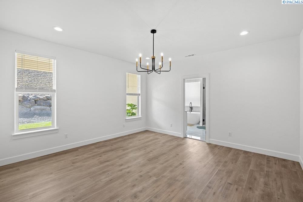 766 Mara Loop. Richland, WA 99352