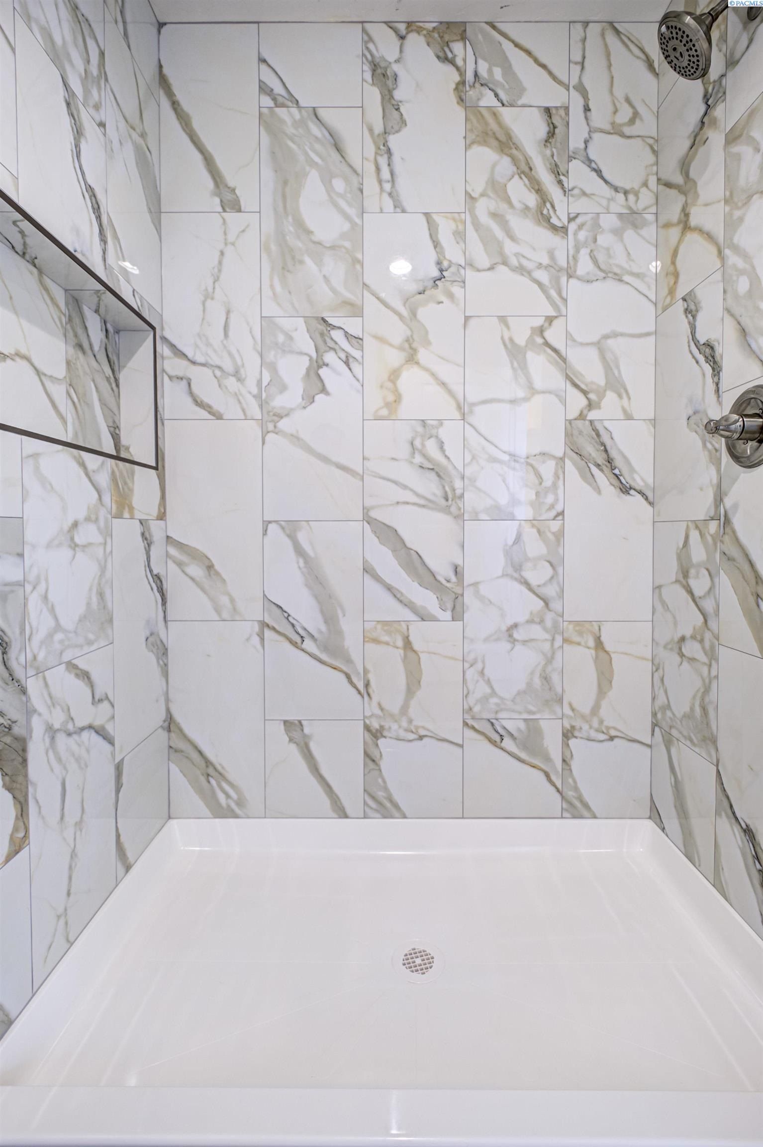 2167 S Elm Place. Kennewick, WA 99337