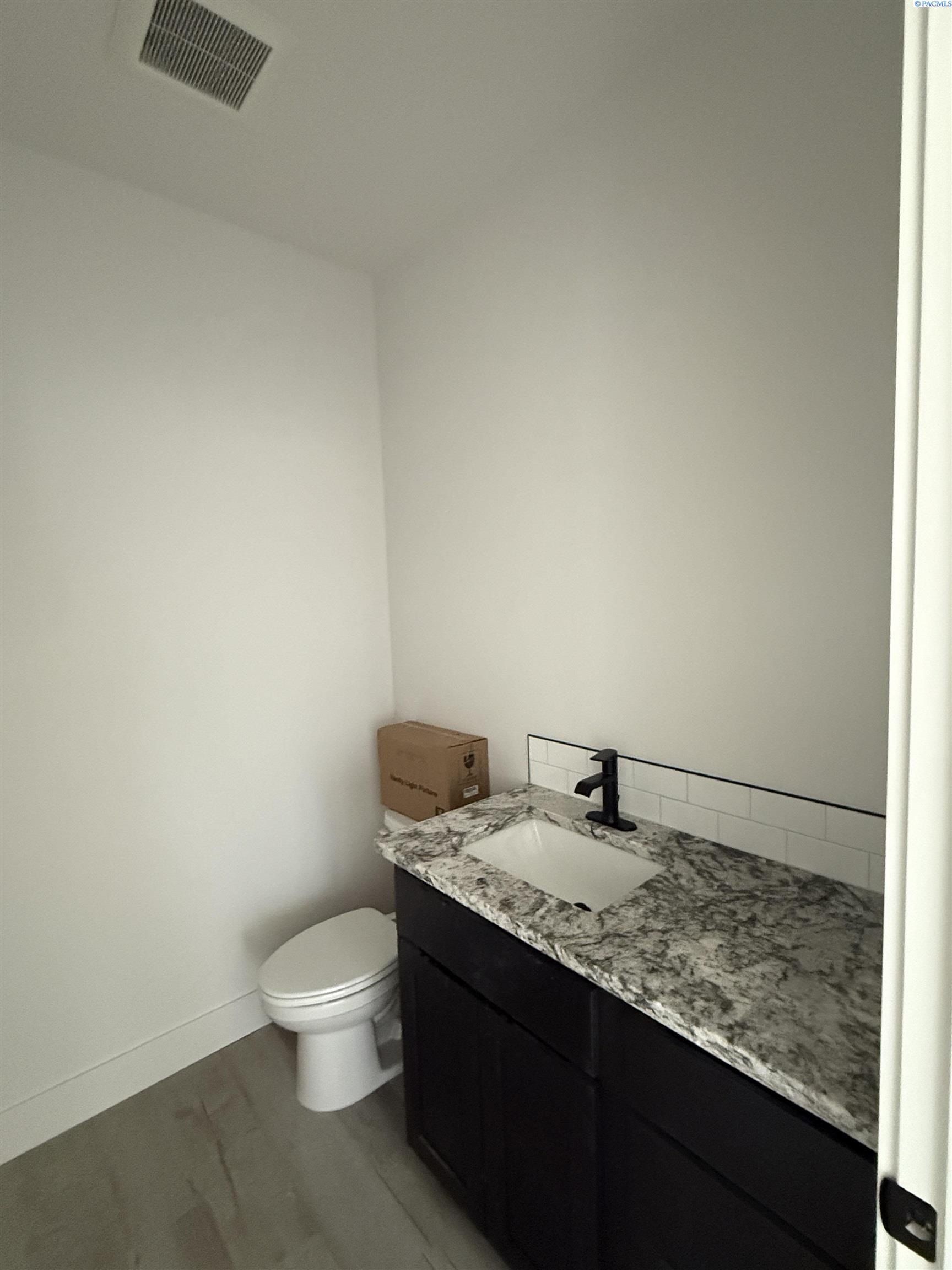 3677 Nuthatch St. Richland, WA 99352