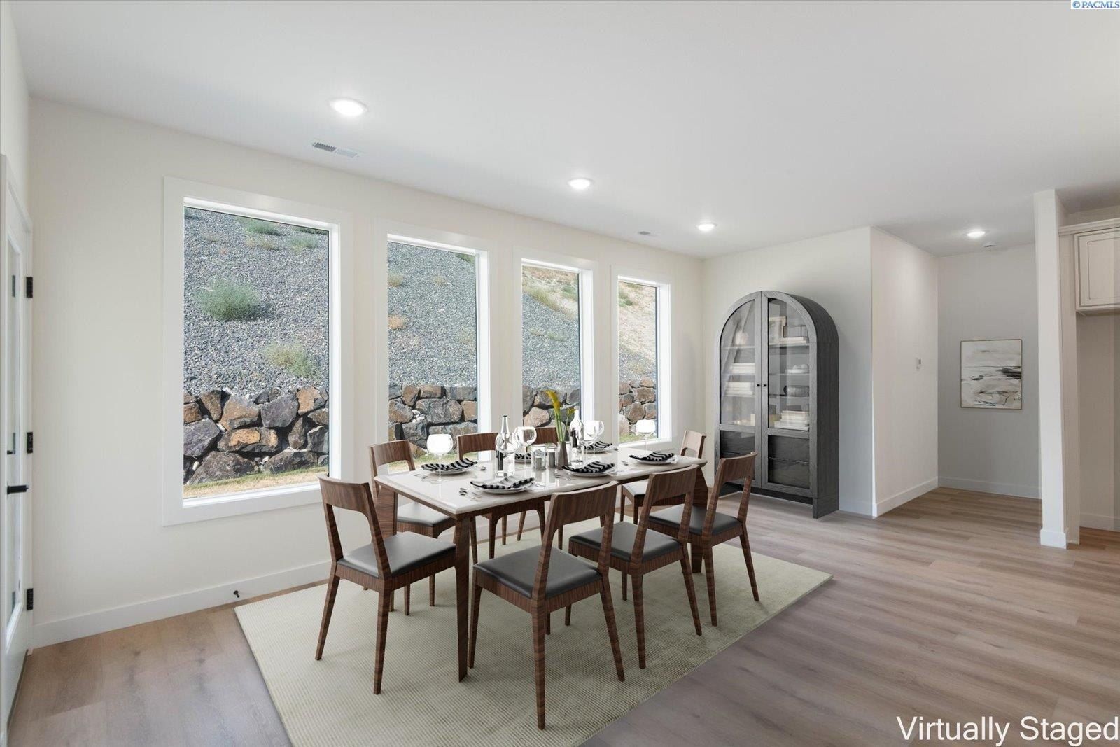 1106 Fairhaven Loop. Richland, WA 99352