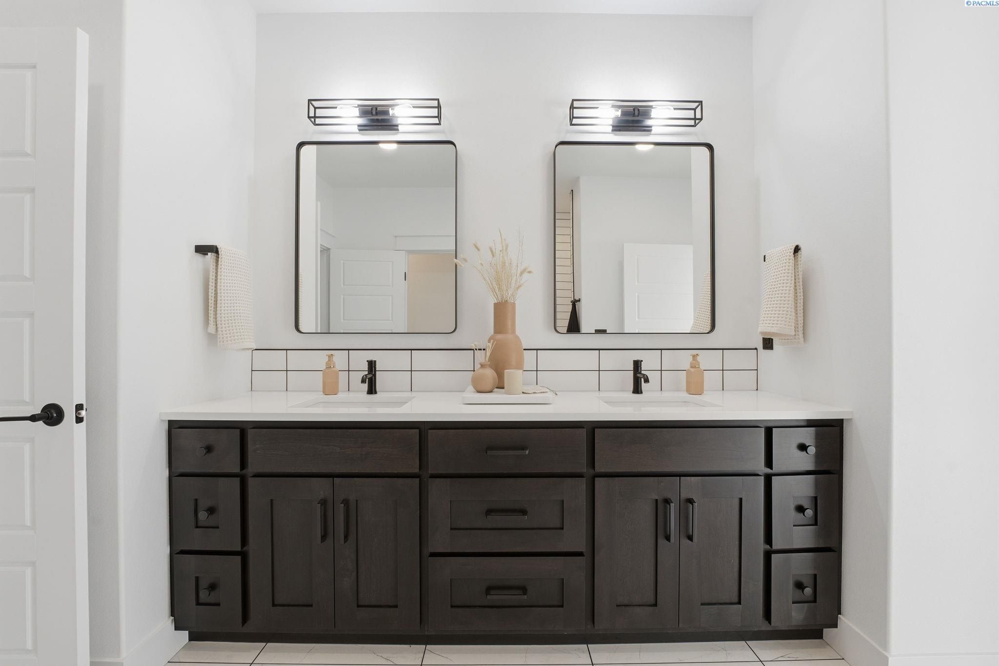 57 Columbia Bluff Ln. Pasco, WA 99301