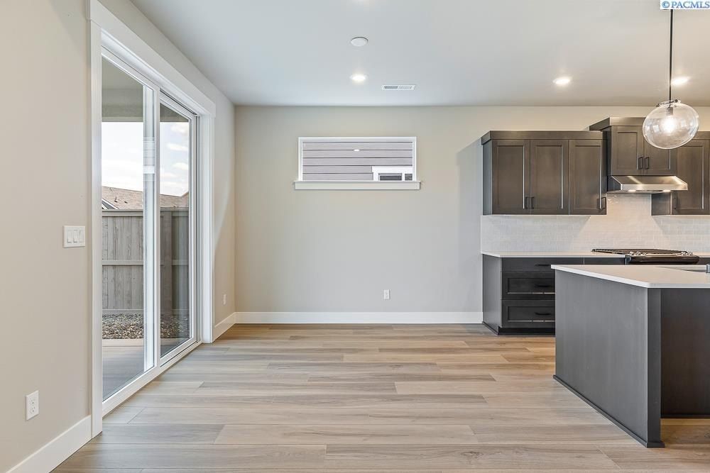 2864 Avrio Ave. Richland, WA 99354